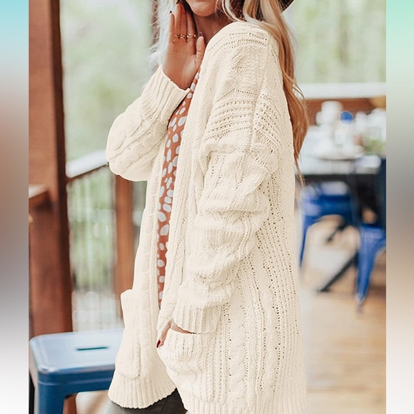 Soft Solid Color Slouchy Knitted Relaxed Fit Cardigan - Picture 4 of 4